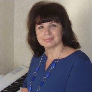 Елена Евгеньевна - преподаватель музыки детям онлайн