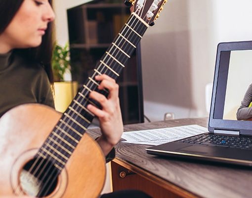 Как проводятся онлайн уроки музыки